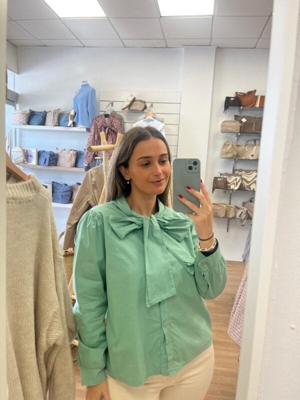 BLUSA CAYETANA VERDE - Imagen 2