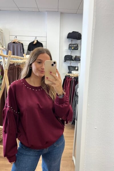 SUDADERA TACHUELAS BURDEOS