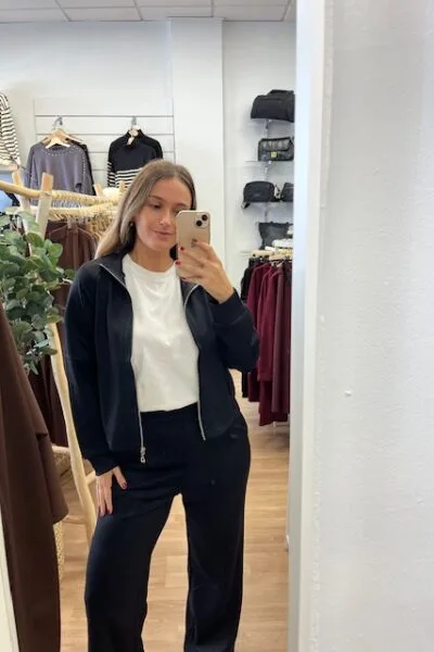 CONJUNTO DEPORTIVO VEGA NEGRO