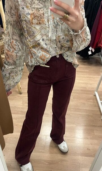 PANTALÓN VAQUERO BURDEOS