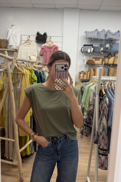 CAMISETA HOMBRERAS VERDE