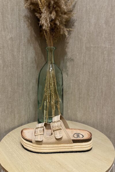 SANDALIA TACHUELA BEIGE