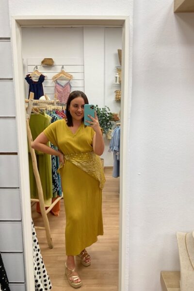 VESTIDO LUCÍA MOSTAZA